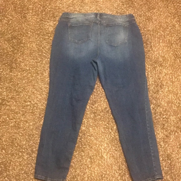 Torrid BOYFRIEND Jeans - Picture 4 of 4